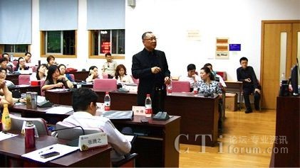 '></center><br />
<b>飛翱集團背景</b><br />
　　飛翱集團成立于1997年5月， 總部位于上海，專門為世界一流企業提供多元化的外包呼叫中心和電子商務解決方案，我們的客戶包括眾多世界500強企業及國內知名企業。 在大中華地區擁有5個運營中心，包括上海、昆山、泉州、香港以及臺北， 提供多語種服務，如普通話、粵語、閩南語、上海話、英語、日語以及韓語。 <br />
　　<i><b>聲明:版權所有 非合作媒體謝絕轉載</b></i><p align=